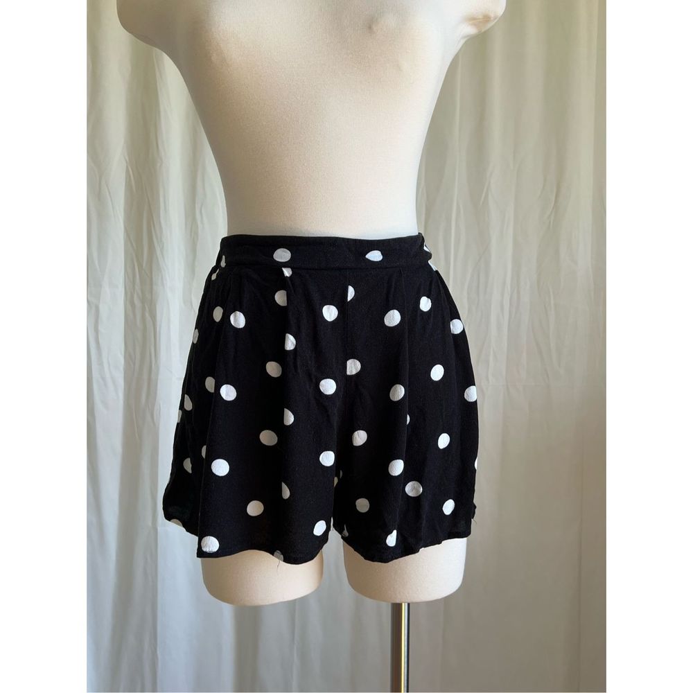 Wild Fable Women's Black & White Polka Dot Mid-Rise Casual Shorts Size S